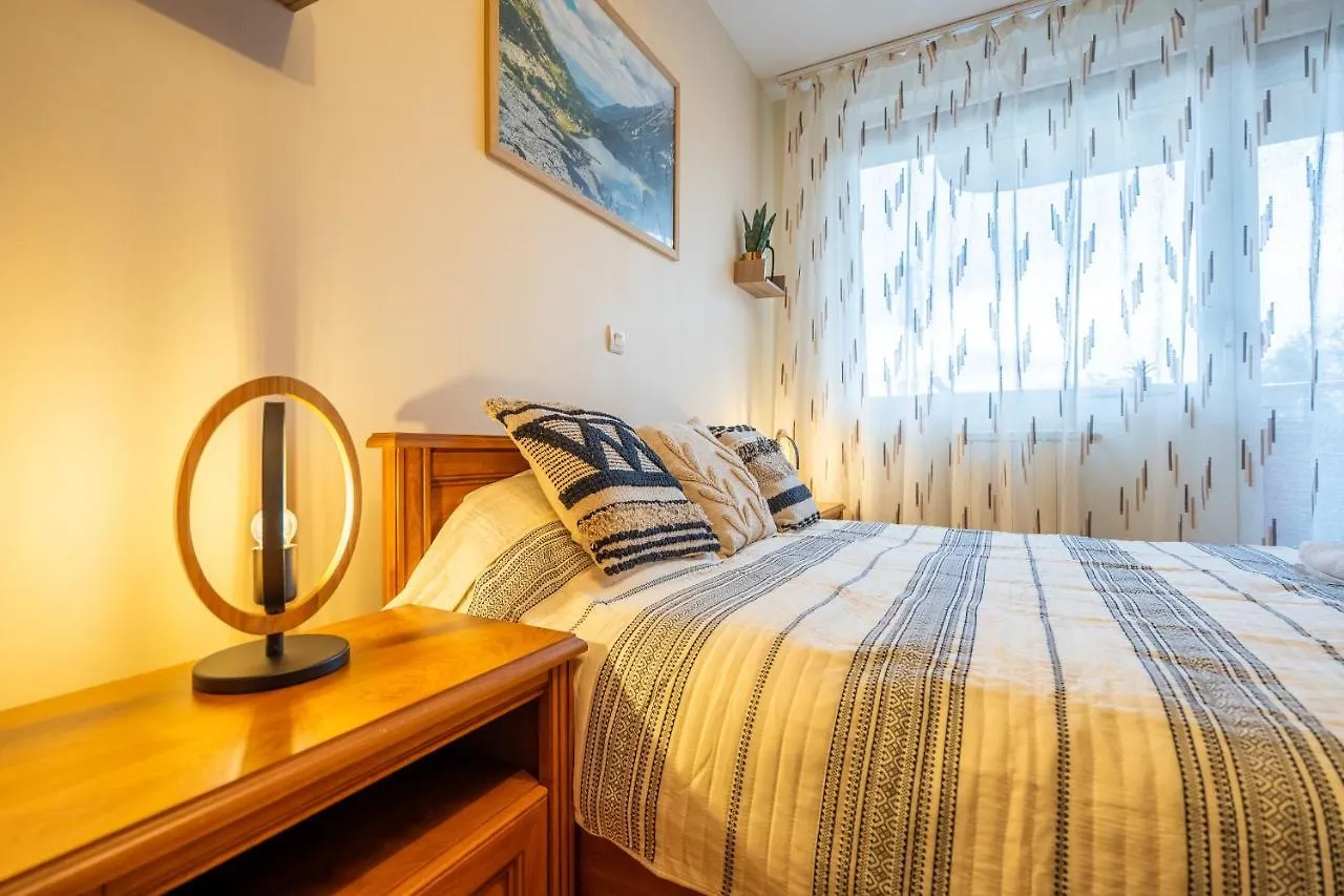 Premium Comfy 2Bdr Apt - Free Parking - Fast Wi-Fi Sofia 0*,